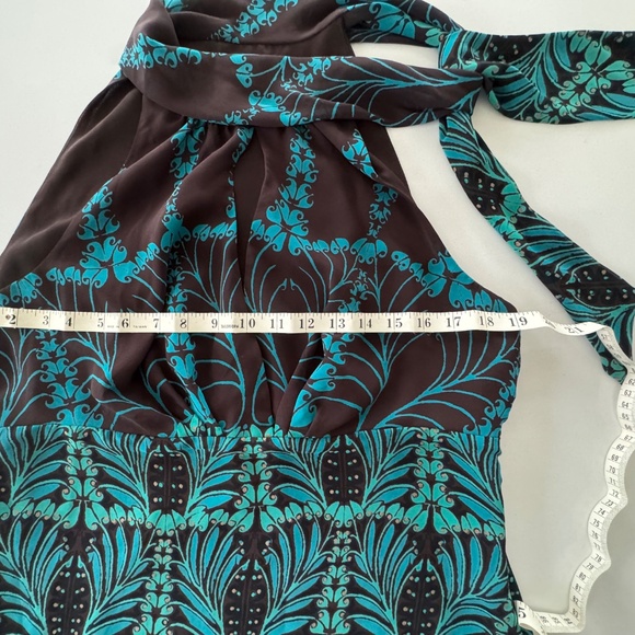 Bandolino Halter Blouse - Picture 4 of 5